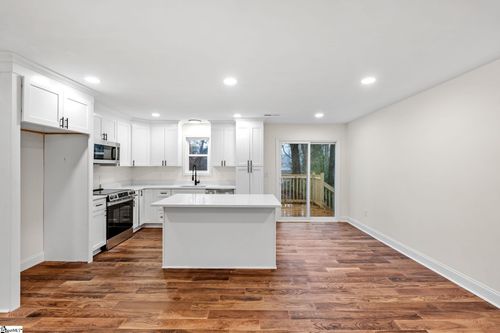 318 Elder Street Ext, Greenville, SC, 29607-2021 | Card Image