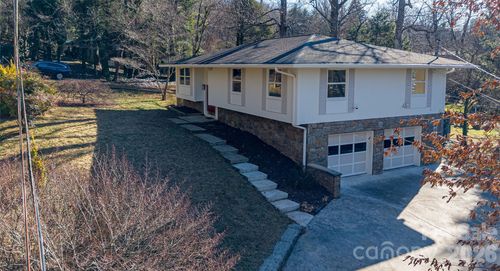 104 Disosway St, Black Mountain, NC, 28711-3804 | Card Image