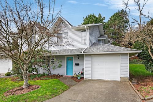 8-2200 Manor Dr, Comox, BC, V9M1C4 | Card Image