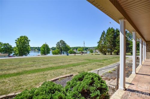 365 Wildlife Club Ln, Taylorsville, NC, 28681-7666 | Card Image
