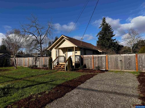 585 Hickory St Ne, Salem, OR, 97301-8373 | Card Image