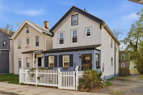 83 Hamilton St, East Orange, NJ, 07017-2909 | Card Image