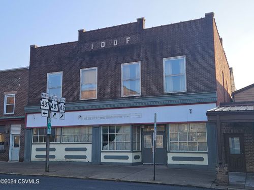 352 Main St, Catawissa, PA, 17820-1322 | Card Image