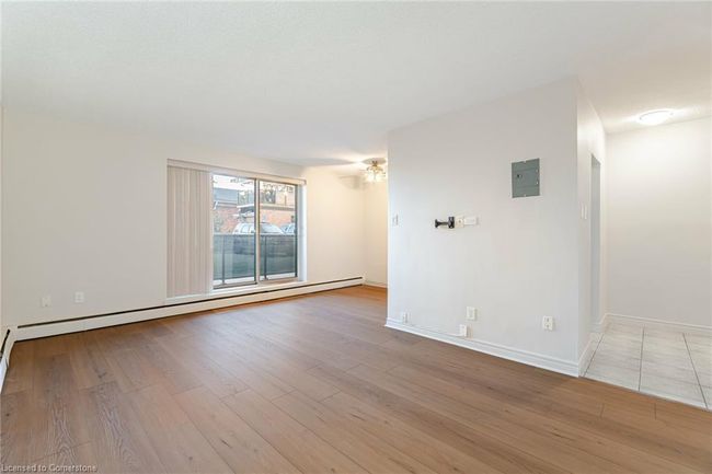 101 - 81 Charlton Ave E, House attached with 2 bedrooms, 1 bathrooms and 1 parking in Hamilton ON | Image 8