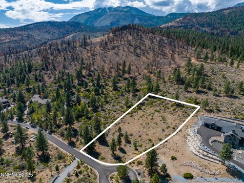 32 Bennington Ct, Reno, NV, 89511-2742 | Card Image