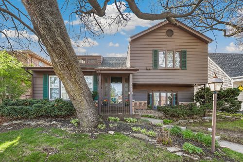 9617 E Shore Dr, Oak Lawn, IL, 60453-2940 | Card Image