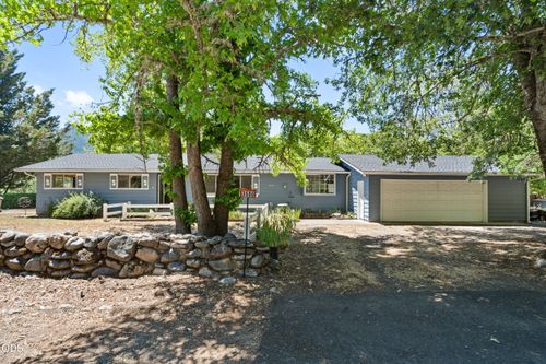 3550 Upper Applegate Rd, Jacksonville, OR, 97530-9384 | Card Image
