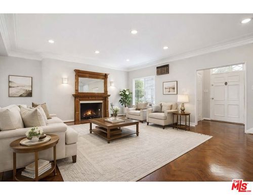 110 N Flores Street, Los Angeles, CA, 90048 | Card Image