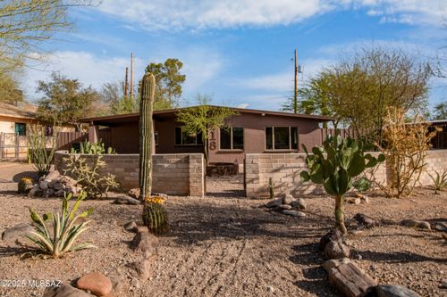 4418 E Waverly St, Tucson, AZ, 85712-3274 | Card Image