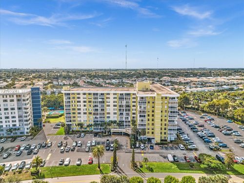 617b-4400 Hillcrest Dr, Hollywood, FL, 33021-7971 | Card Image