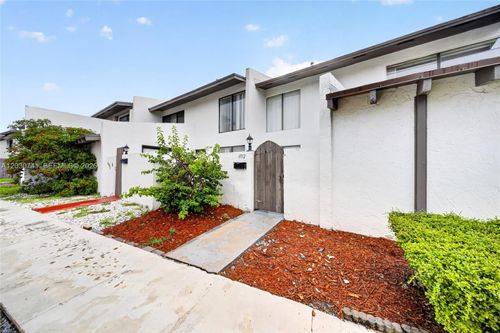 6912 Sw 110th Ave, Miami, FL, 33173-2121 | Card Image