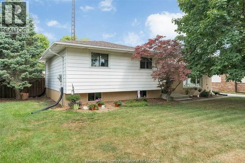 113 Hill St, Cottam, ON, N0R1B0 | Card Image