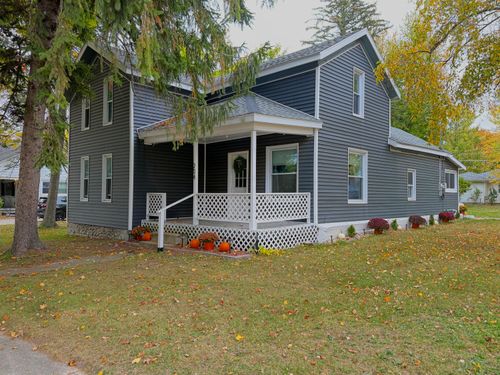 204 N Chippewa St, Shepherd, MI, 48883-9031 | Card Image