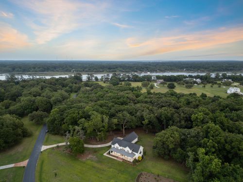 2962 Anchor Watch Dr, Wadmalaw Island, SC, 29487-7108 | Card Image
