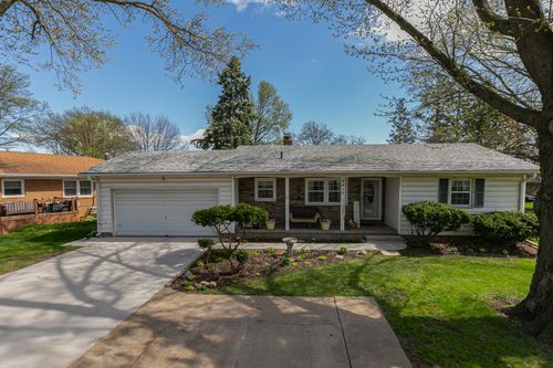 2417 Hickory Grove Rd, Davenport, IA, 52804-2422 | Card Image