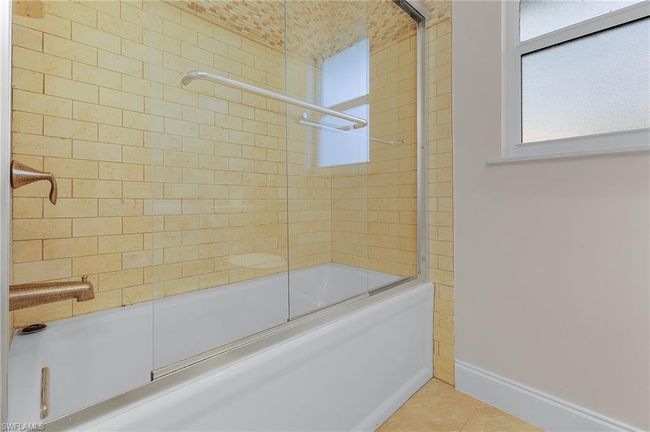 Bathroom | Image 26