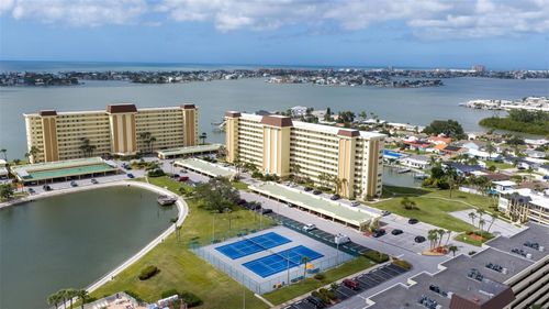 111-4700 Cove Cir, ST PETERSBURG, FL, 33708-2866 | Card Image