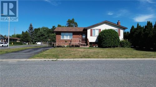 1564 Yarmouth St, House with 3 bedrooms, 1 bathrooms and null parking in Sudbury ON | Card Image