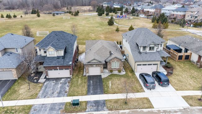 10 Stonefield Gate, House other with 3 bedrooms, 3 bathrooms and 2 parking in Ilderton ON | Image 5