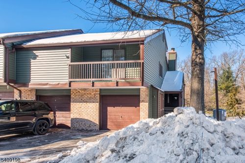 7 Summit Ct, Annandale, NJ, 08801-1501 | Card Image