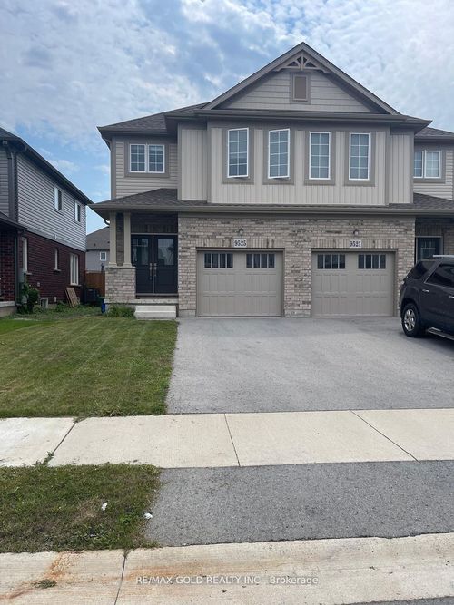 {{alt}} | Card Image