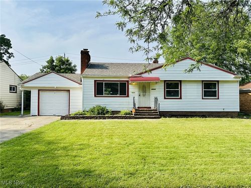 19205 Mayfair Ln, Warrensville Heights, OH, 44128-2722 | Card Image