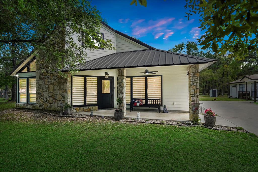 Horseshoe Bnd, Conroe, TX 77384