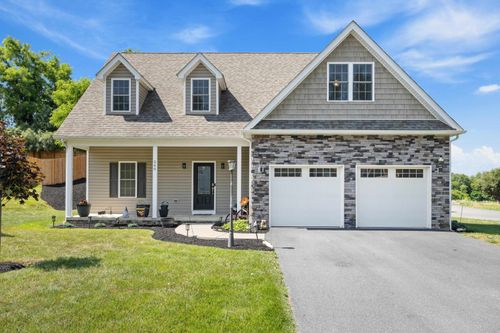240 Claybrook Dr, WAYNESBORO, VA, 22980-6494 | Card Image