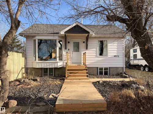 {{alt}} | Card Image