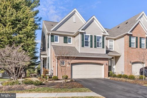 323 Cherry Ln, KENNETT SQUARE, PA, 19348-4711 | Card Image