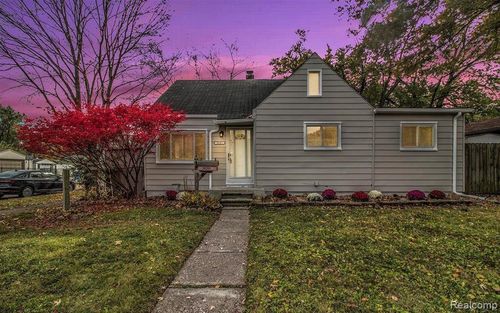 20201 Annapolis St, Dearborn Heights, MI, 48125-3003 | Card Image