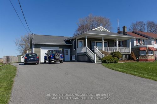 11851 Lakeshore Dr, Morrisburg, ON, K0C1X0 | Card Image