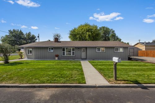 615 Ne Fairview St, Prineville, OR, 97754-3119 | Card Image