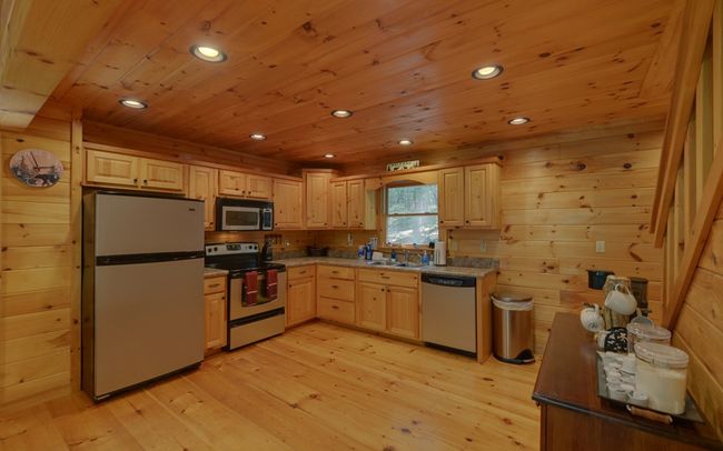 890 Mountain Lake Cir, Home with 3 bedrooms, 3 bathrooms and null parking in Blue Ridge GA | Image 29