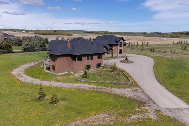 33114 Township Road 243, Home with 6 bedrooms, 5 bathrooms and null parking in Rural Rocky View County AB | Image 5