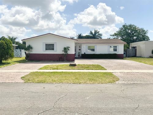 1104 Pinehurst, North Lauderdale, FL, 33068-3835 | Card Image