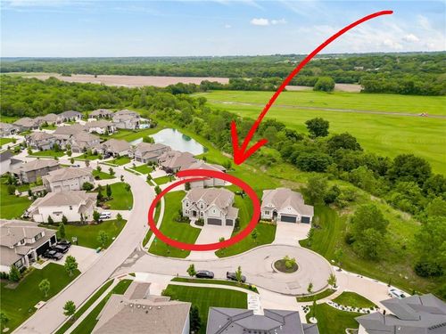 15801 Canterbury St, Overland Park, KS, 66224-5939 | Card Image