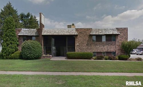 1970 Spruce Hills Dr, Bettendorf, IA, 52722-2681 | Card Image