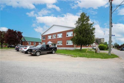 810 Ann St, North Bay, ON, P1B5M1 | Card Image