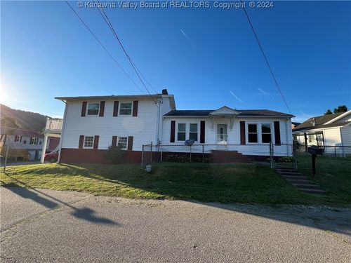 477 Kanawha Avenue, Madison, WV, 25130 | Card Image