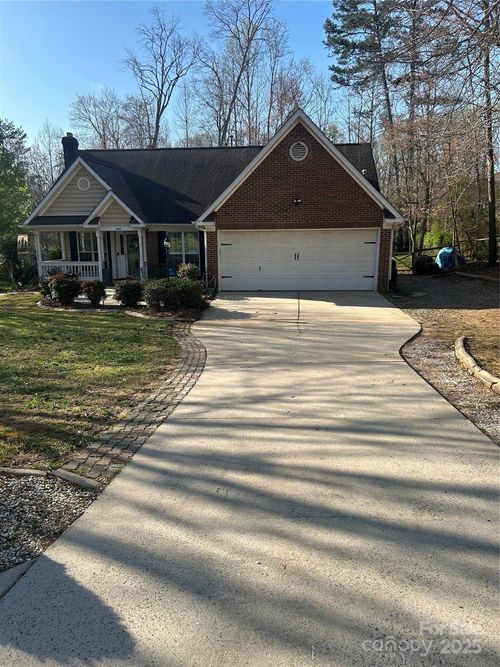 7144 Hunters Bluff Dr, Denver, NC, 28037-8054 | Card Image