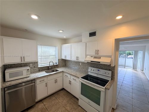 apt-208-7715 Sw 86th St, Miami, FL, 33143-7252 | Card Image