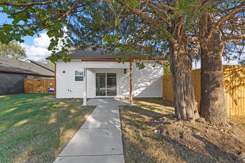 b-2217 Sayle St, Greenville, TX, 75401-3155 | Card Image