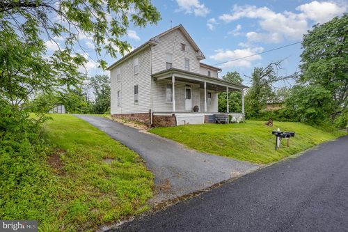 320 E Front St, LEWISBERRY, PA, 17339-9617 | Card Image