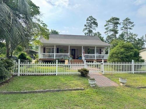 1062 Manning Dr, Summerton, SC, 29148-8981 | Card Image