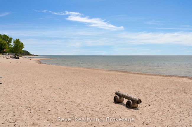 1204 Tiny Beaches Rd N, House other with 3 bedrooms, 2 bathrooms and 4 parking in Tiny ON | Image 29