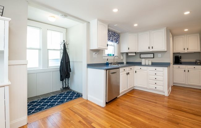 16 Dane St, House other with 3 bedrooms, 2 bathrooms and 3 parking in Peabody MA | Image 10