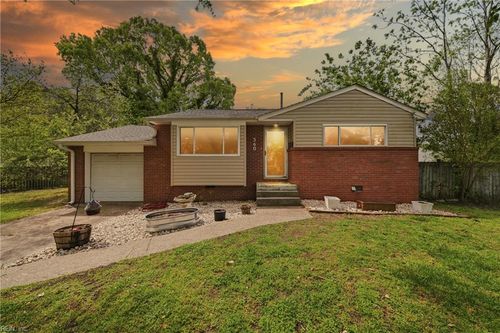 560 Brian Ave, Virginia Beach, VA, 23462-2056 | Card Image