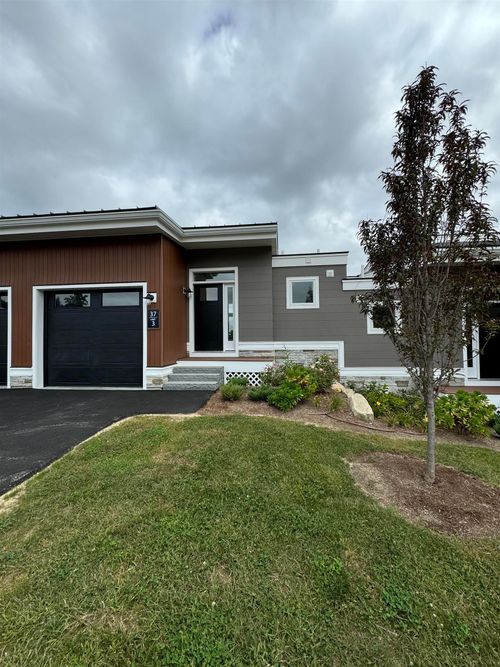 3-37 Vantagepoint Dr, Laconia, NH, 03246-4303 | Card Image
