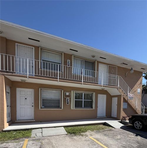 apt-2-695 Nw 44th Ave, Miami, FL, 33126-5373 | Card Image